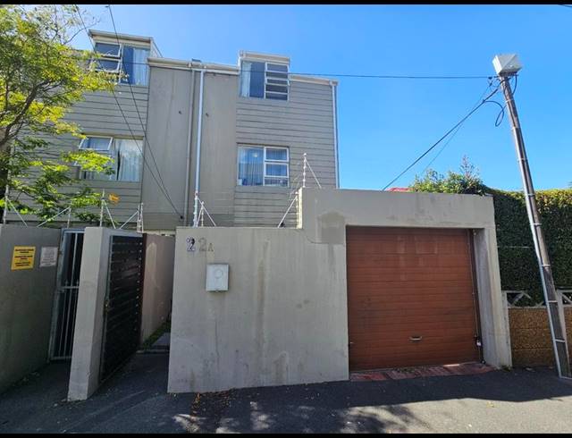 4 BEDROOM TOWNHOUSE FOR SALE IN MOWBRAY